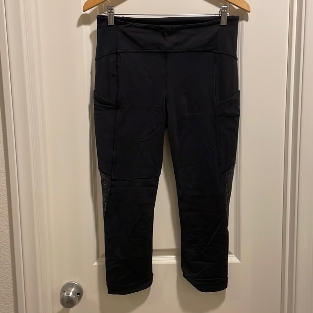 VEUC Lululemon athletica size 10 Black Capris